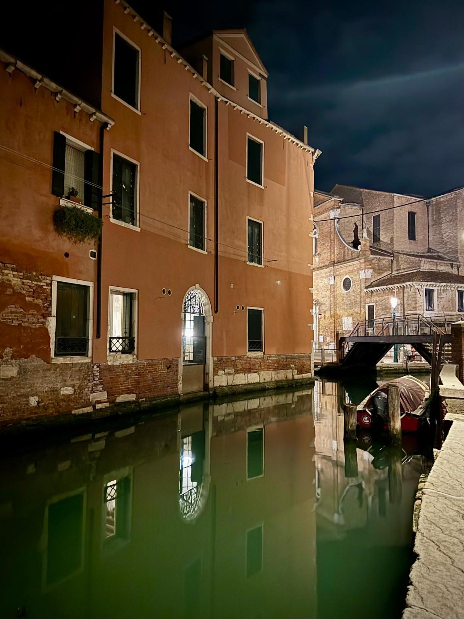 Ca Penini - Canal View Venice Luaran gambar